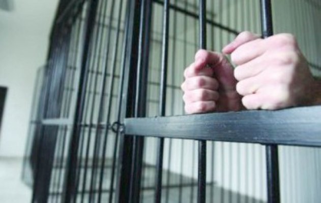 Proxenetul căutat de italieni rămâne în arest la Constanţa